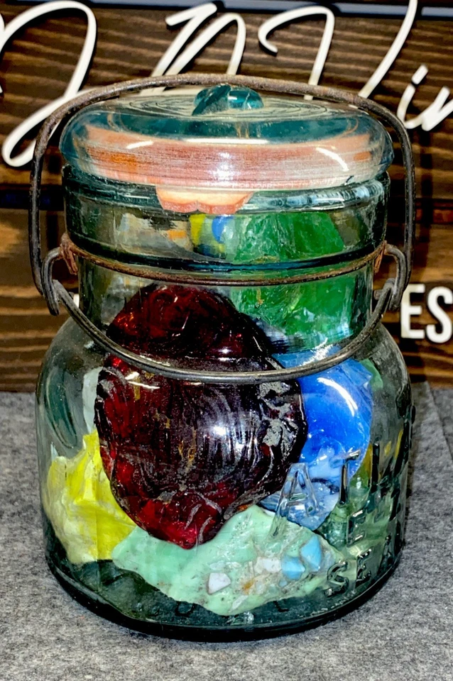 😎2.4 Pounds Of Vivid Fluorescent Akro “Dug”Cullet- Clarksburg, WV Jar Included - Image 4 of 4