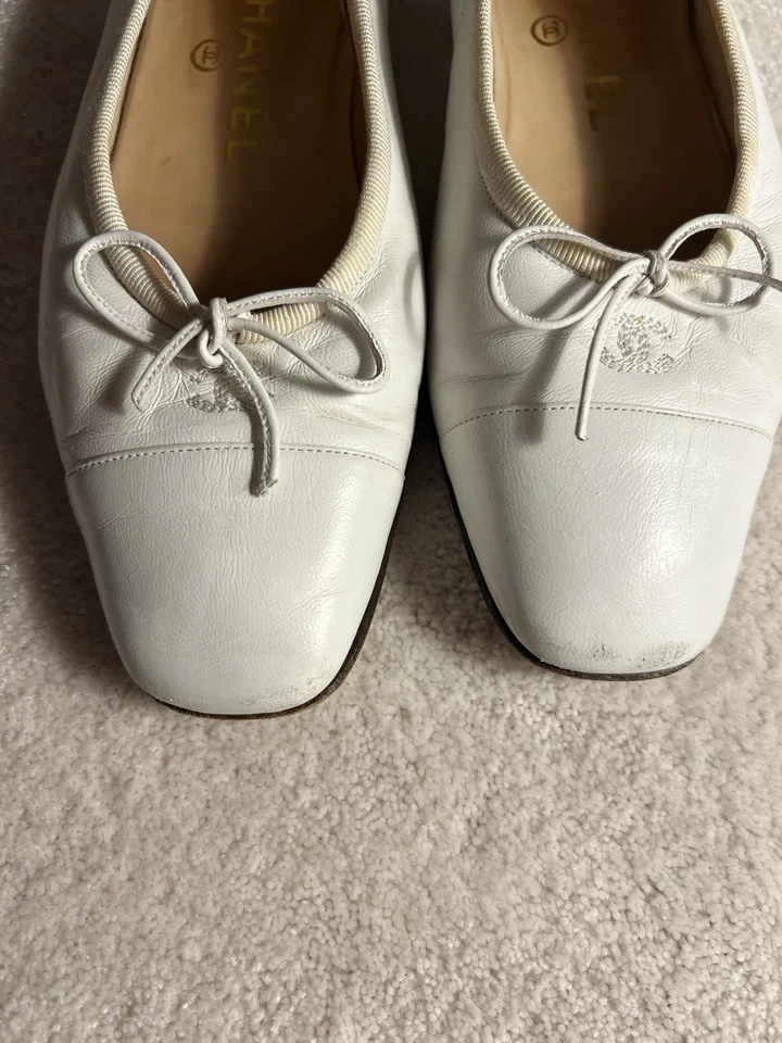 Chanel Ballerina Flats 35.5 White Leather Ballet Pumps Shoes CC Logo - Image 4 of 4