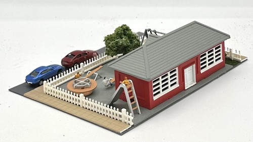 Bachmann N Scale 55-7307 "SchoolHouse/Playground" Diorama Fully Assembled - Picture 3 of 5