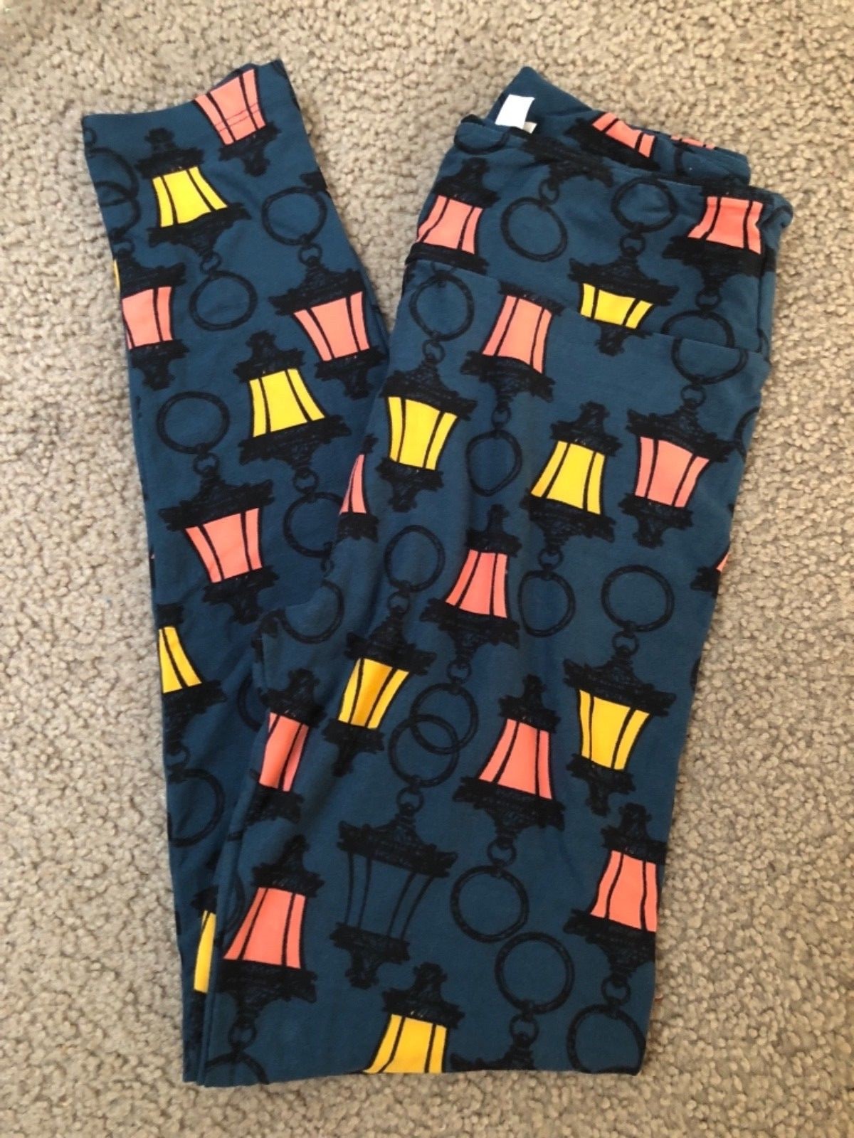 ALTRA NUOVO Leggings LuLaRoe OS Lanterne Nere Blu Scuro Sfondo Rosa Luci Pesca