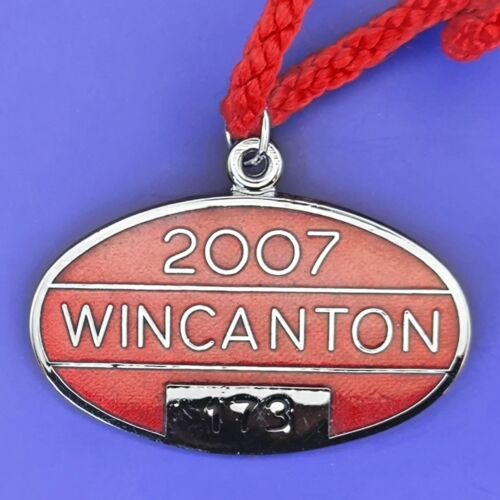 Distintivo membri corse di cavalli Wincanton - 2007 - Foto 1 di 1