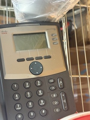 Cisco SPA303-G1 3-Line VoIP IP Phone Display PC Port Wall Mount Base