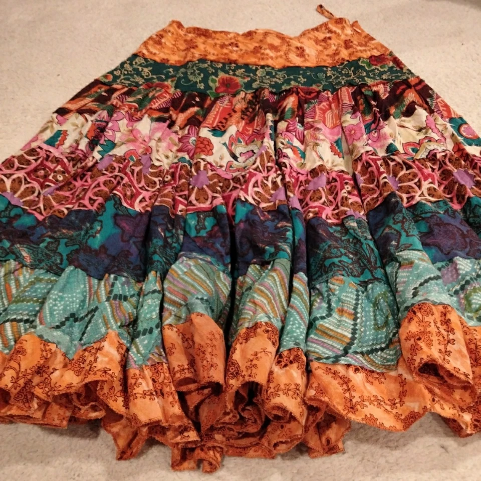 Falda Alberto Makali Talla 8 Colores Vibrantes Foto 2 de 4