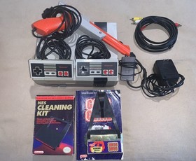 nintendo nes 17 Game lot,Game Genie,Controllers,  zappergun,game case,cleaner