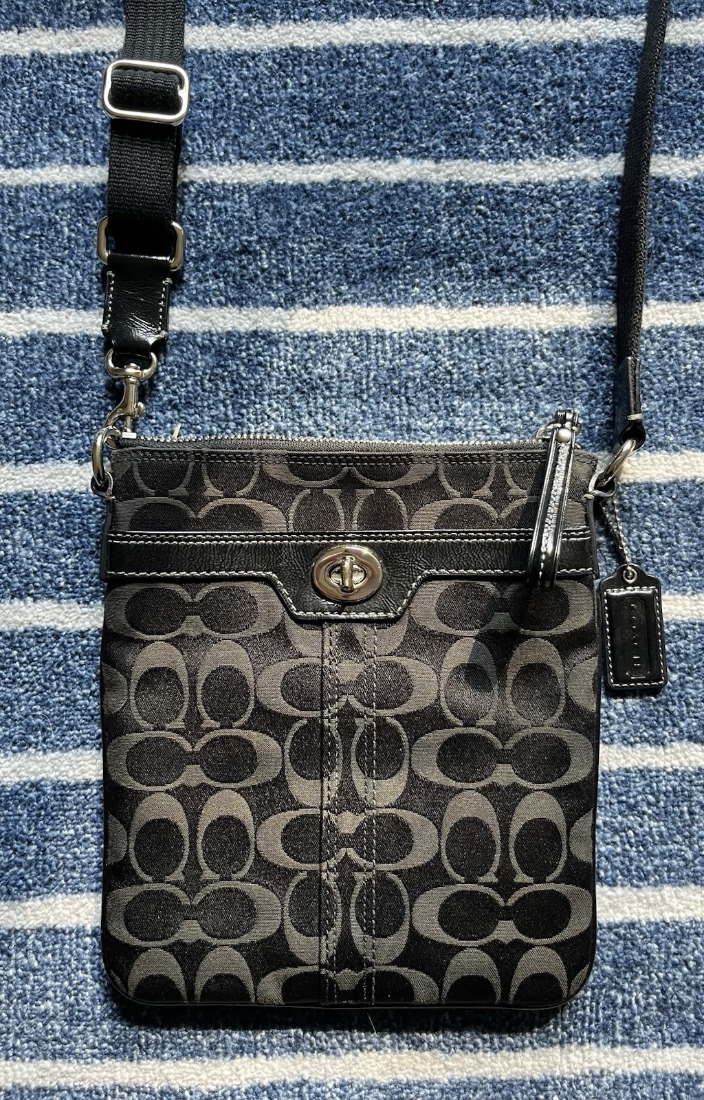 Coach Hampton Signature Swingpack Crossbody  Shoulder Bag Black