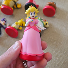 Nintendo amiibo Princess Peach Figure Supe...