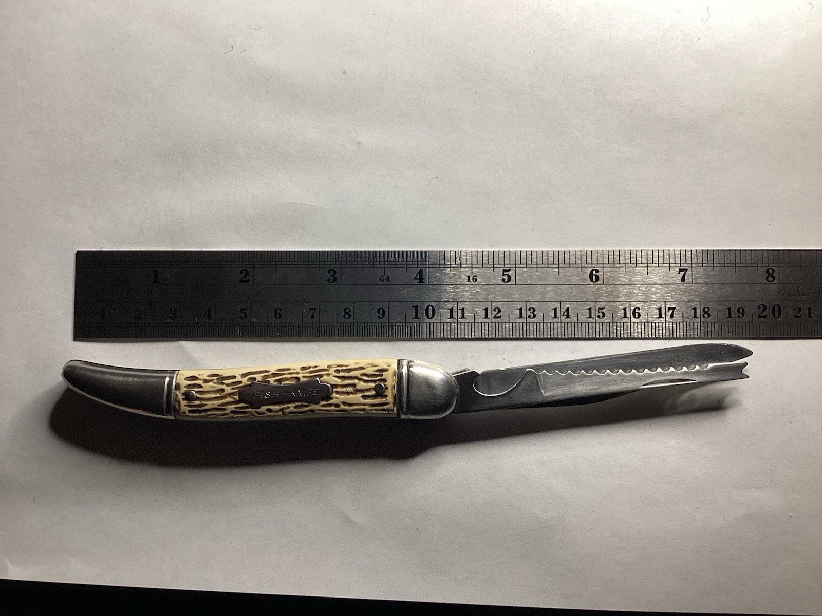 Vintage Colonial 2-blade fish knife with scaler and bottle opener, pocket-ready