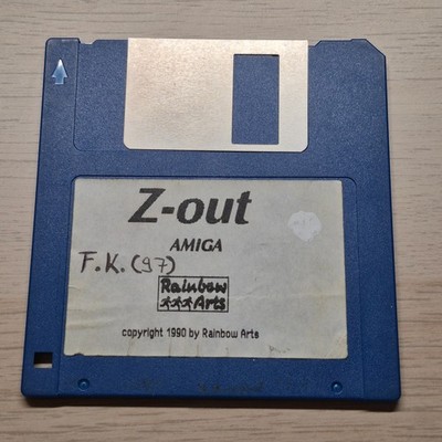   Z-OUT by Rainbow   1 Floppy Disk   Game for Commodore Amiga 500 / 1000 / 2000  