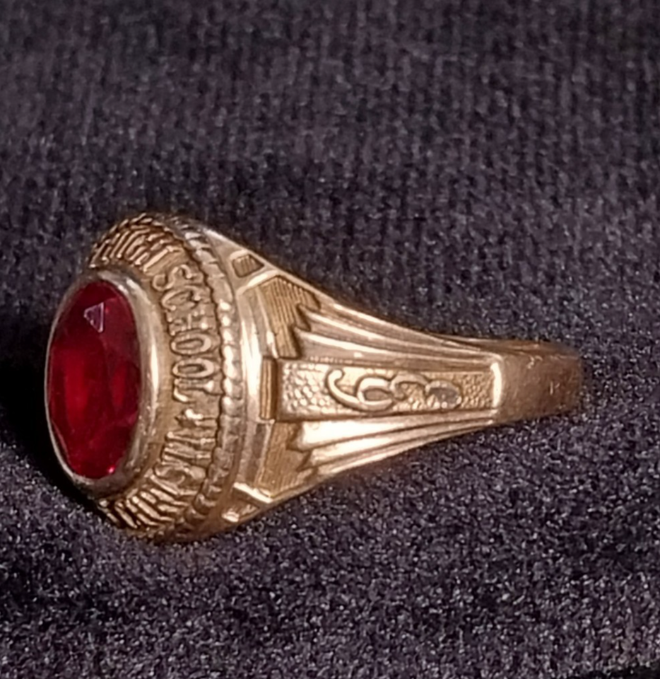 Ruby Class Ring 1963 Women's Solid 10K Yellow Gold & Ruby Balfour Class Ring 4.4g Ray ...