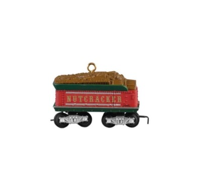 NEW 2012 Hallmark LIONEL NUTCRACKER ROUTE TENDER Train Car w/Wood Load Ornament