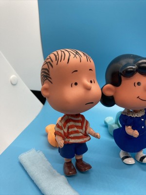 VINTAGE PEANUTS GANG LUCY SKEDIDDLER WALKING DOLL TOY 1968 MATTEL 