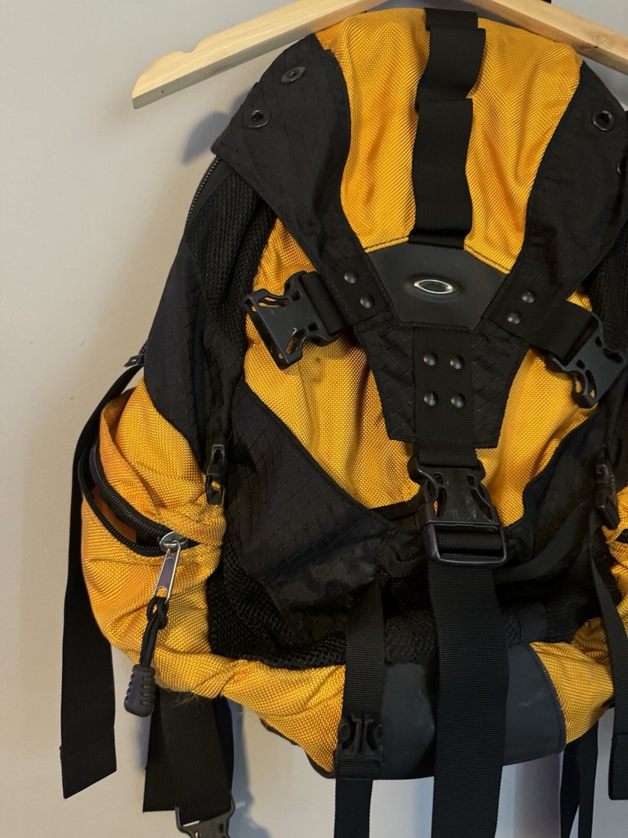 Oakley Icon 1.0 Backpack - Yellow/Black - Vintage - Genuine | eBay