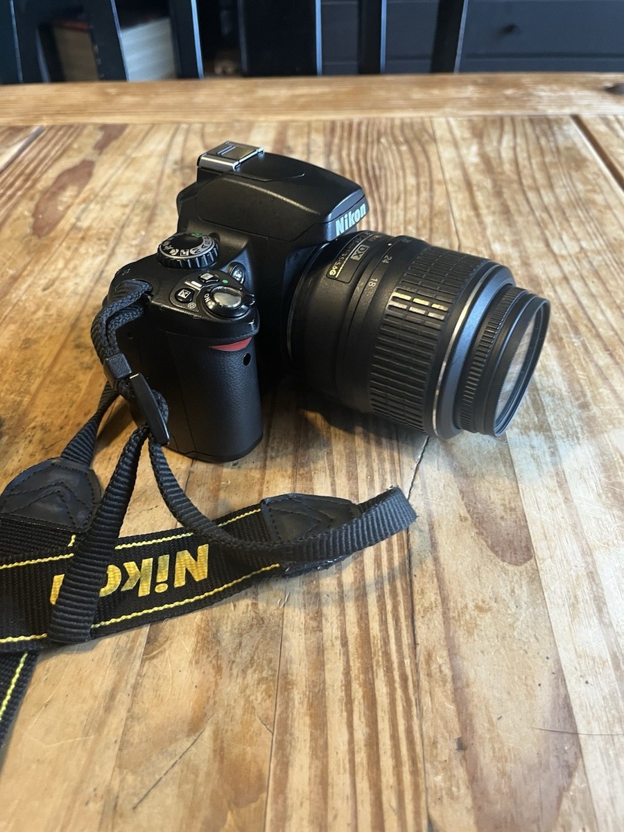 Nikon D40 Digital SLR Camera 18-55mm Lens Black Autofocus Built-in