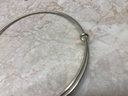 SILVER BANGLE. silver plated. SWAROVSKI CRYSTAL. BNWT. IDEAL GIFT - Picture 3 of 5