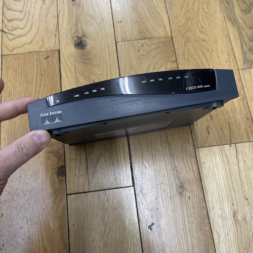 Cisco 801 Intergrated Services - Ethernet ISDN Netzwerk kabelgebundener Router OHNE PSU - Bild 3 von 6