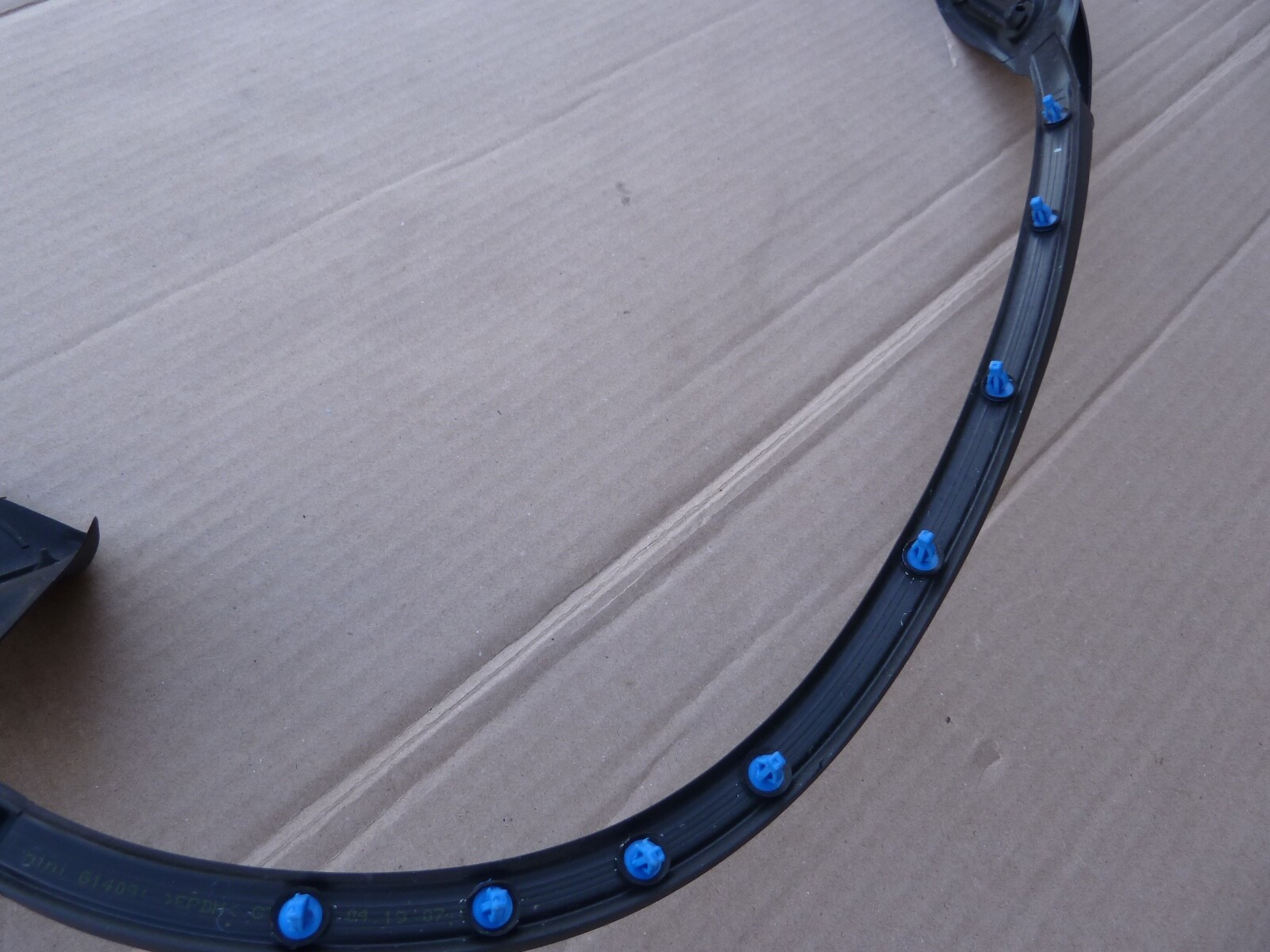LAMBORGHINI HURACAN PASSENGERS DOOR RIGHT WEATHERSTRIP SEAL INNER GLASS SCRAPER
