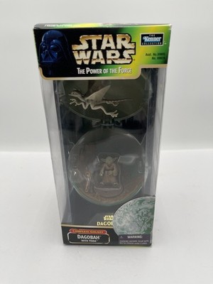 STAR WARS  -Power of the Force Complete Galaxy  Dagobah W/ Yoda Fig BRAND NEW
