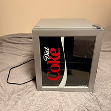 Diet Coke 48L Table Top Mini Fridge Silver Glass Door Manual Defrost HUS-HY209