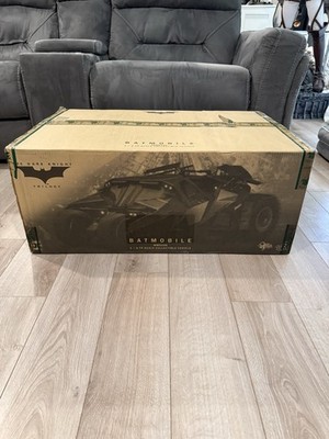 Hot Toys Batman Begins Dark Knight Batmobile Tumbler 1:6 Scale MMS596 Brand New