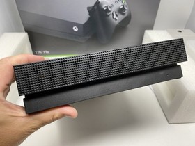 Microsoft Xbox One X 1TB Console Gaming System Black 1787 CIB w/ Controller
