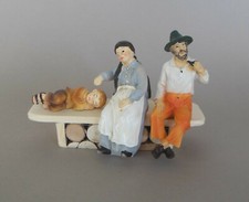 Hirte Oma Opa Enkel sitzend auf Holzbank natur für Krippenfiguren Größe 11 cm 