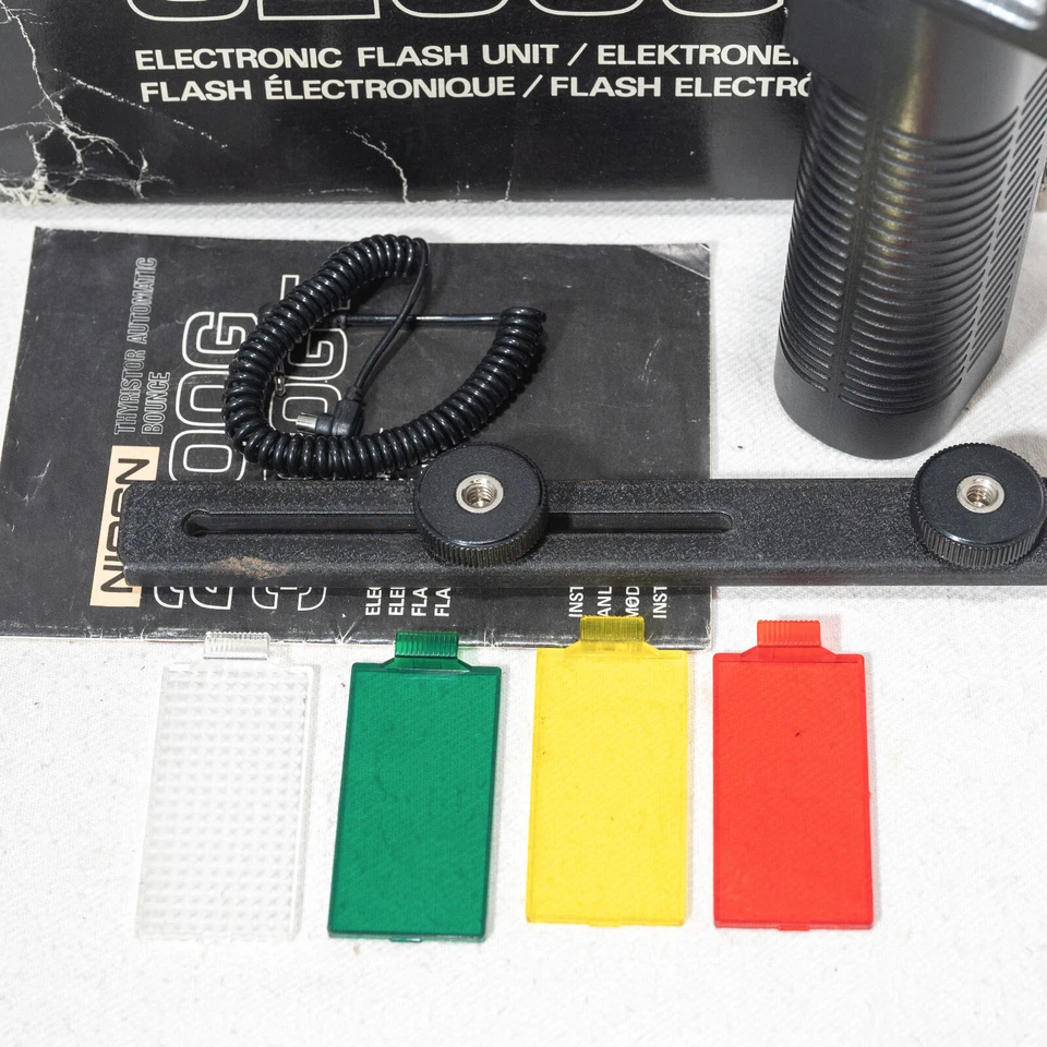 Nissin 3200GT Electronic Camera Flash Gun w/ Mount - Working & Tested! - Image 2 of 4