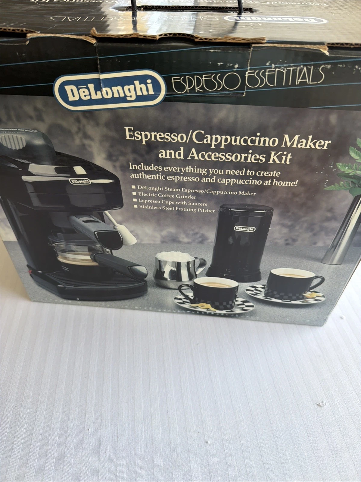 De'Longhi Black Espresso and Cappuccino Machine
