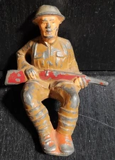 BARCLAY MANOIL M59 VINTAGE 1930s LEAD TOY SOLDIER WWI SEATED WITH RIFLE