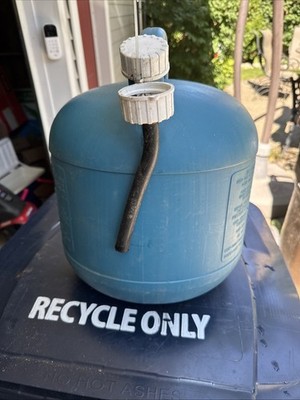 Vintage EAGLE 5 Gallon Round Gas Kerosene Can Model KP-5 Pre Ban