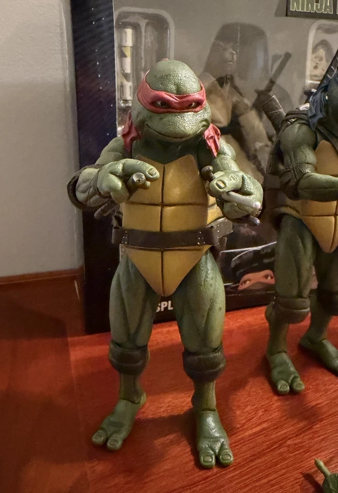 Лот товаров NECA Teenage Mutant Ninja Turtles 1990 TMNT Ultimate 35 фигурка Walmart! - Изображение 3 из 4