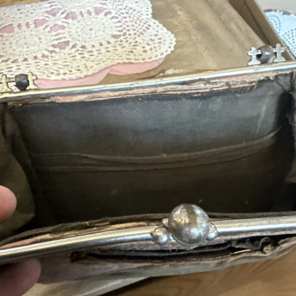 Bolsa vintage de embreagem de jacaré início dos anos 1920–1940 com fecho - Imagem 3 de 4