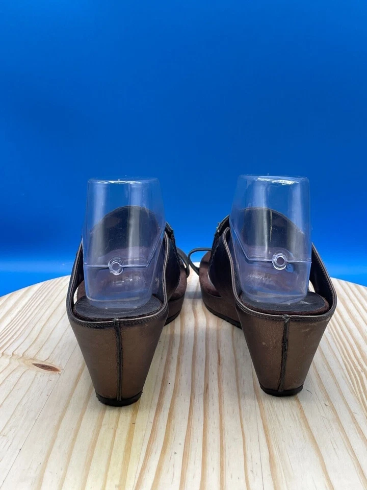 Sandalia Mula Donald Pliner Granate Para Mujer Talla 10 Cuero Marrón Tacón Cuña Cuentas Foto 3 de 4