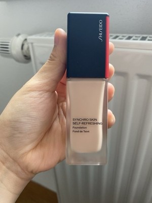 Shiseido Synchro Skin Self-Refreshing Foundation 220Line