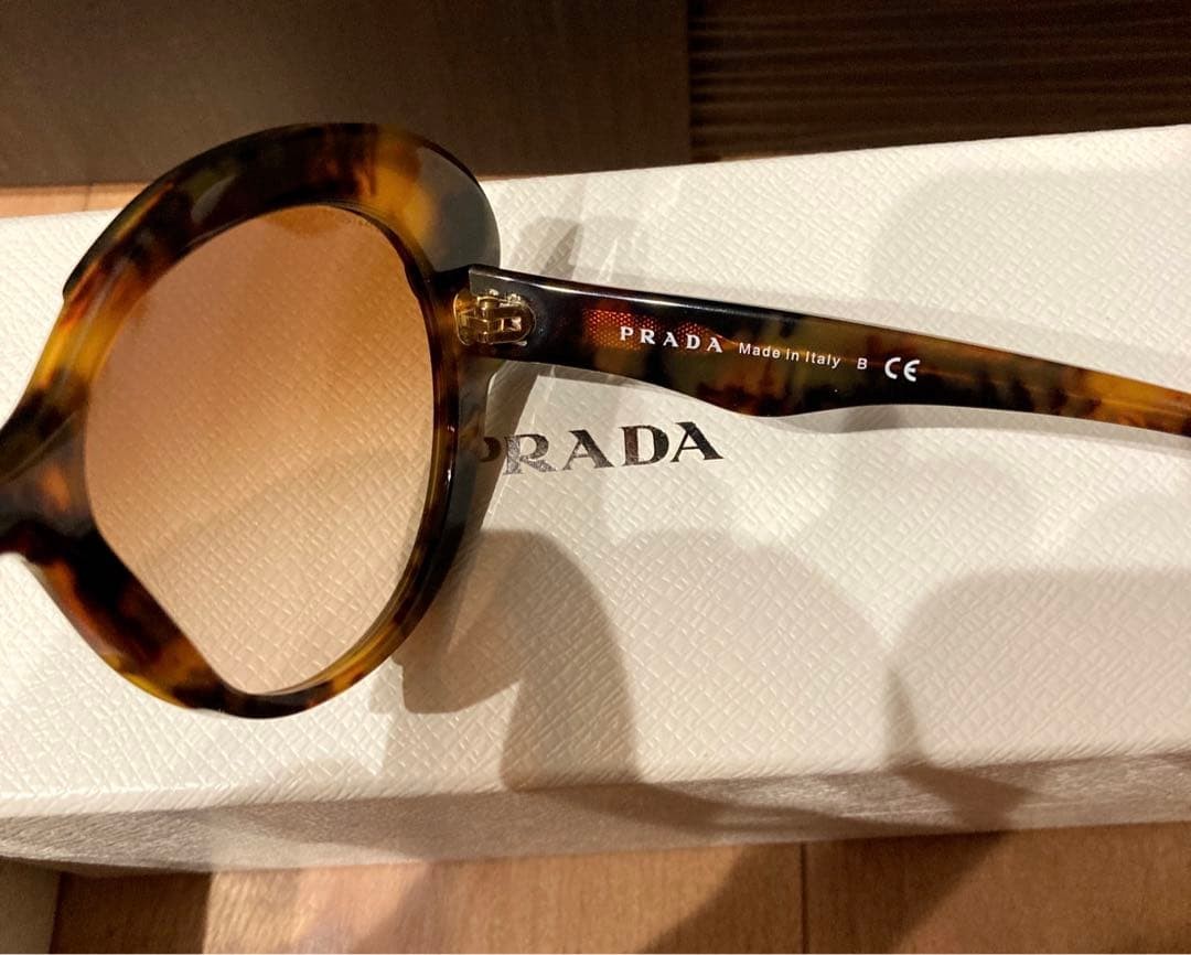 BrandnewunusedPRADAbutterflysunglasses