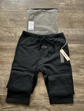 NEW Essentials Fear of God Relaxed Black Sweatpants Size Medium 100% Authentic✅
