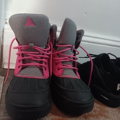 Size 7Y nike acg pink gray