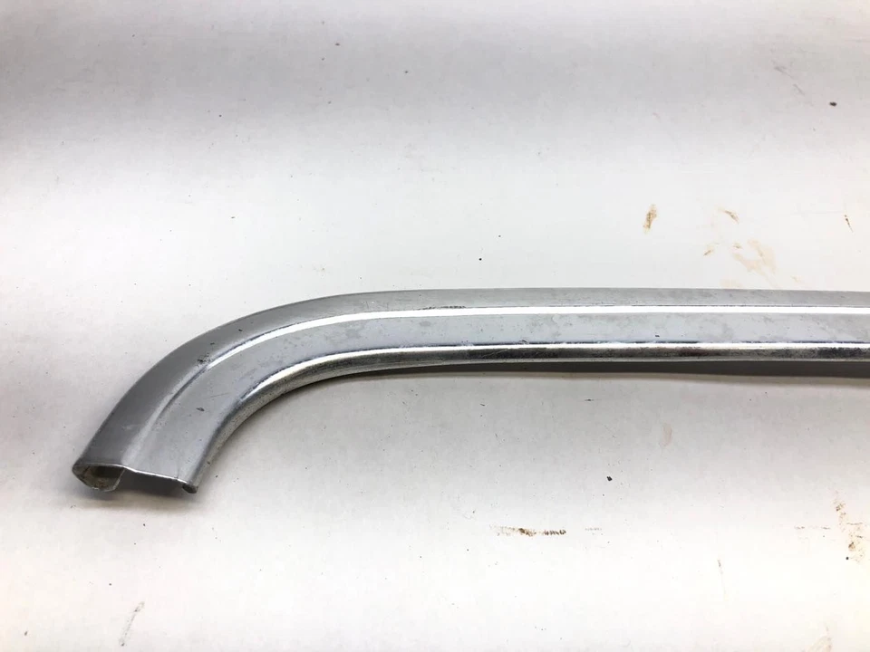 Chevrolet El Camino 1973 moldura cromada delantera izquierda para parabrisas vidrio OEM Foto 2 de 4