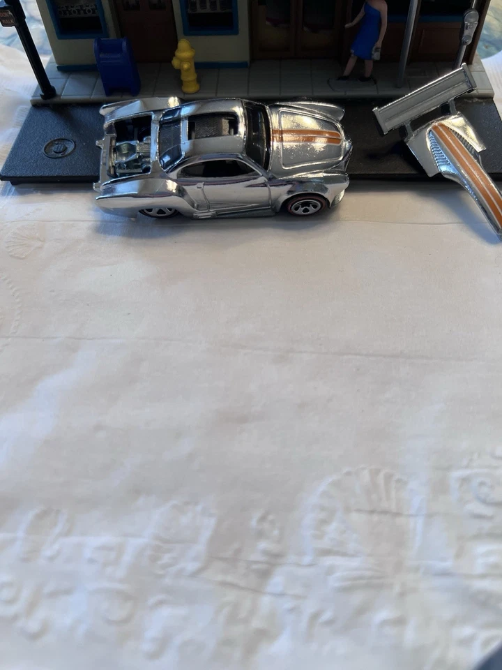 Hotwheels Karmin Ghia  - Image 3 of 4