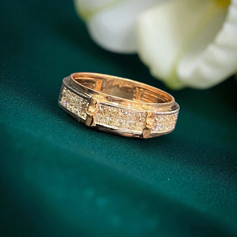 Alianza de boda unisex con diamantes naturales en forma de princesa de 1,44 quilates pavé de oro de 14 quilates Foto 3 de 4