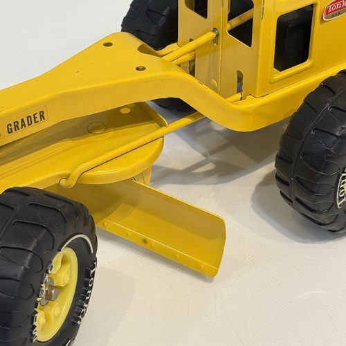 TONKA Road Grader Vintage MR-970 Pressed Steel Metal Construction Toy Yellow 18” - Picture 4 of 18