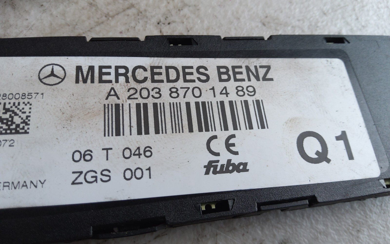 Antenna Amplifier A2038701489 Mercedes-Benz C Class W203 Saloon 