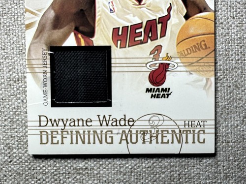 2004-05 Fleer Basketball Card DEFINING AUTHENTIC PATCH #DA-DW Dwyane Wade 3 - Picture 6 of 9
