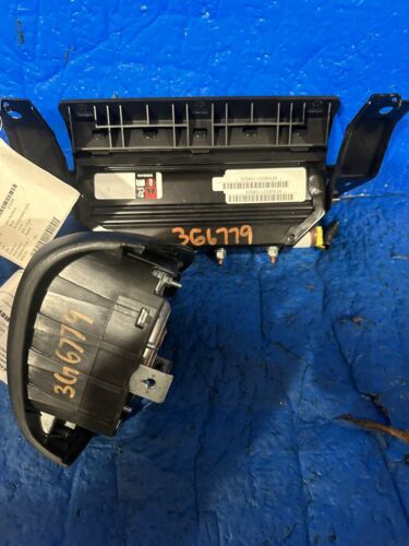 2015-2016-2017-2018 Nissan Murano driver Wheel & Knee airbag - Picture 2 of 2