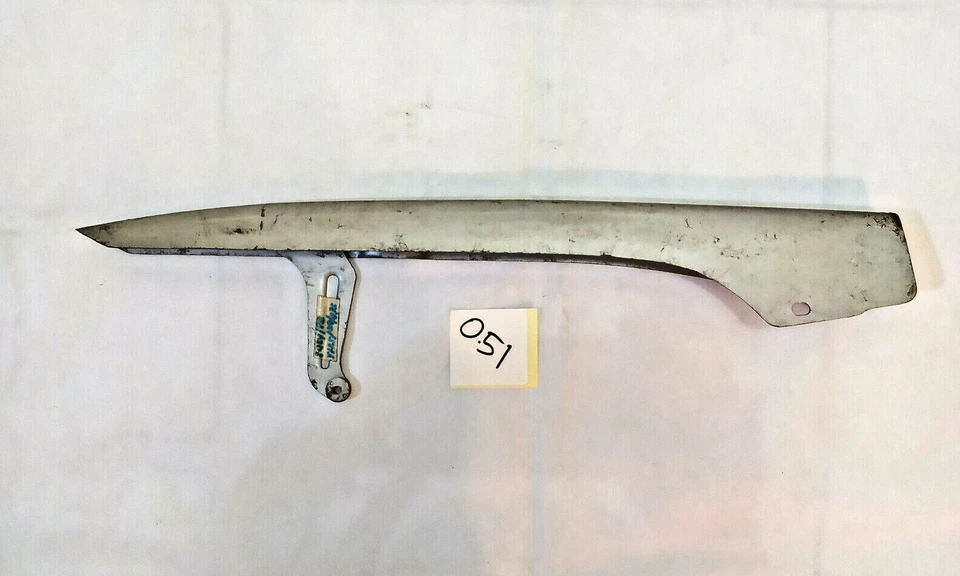 Protector de caja de cadena genuino Suzuki T125 T90 Stinger Wolf T125 Nuevo de Lote Antiguo Foto 2 de 4