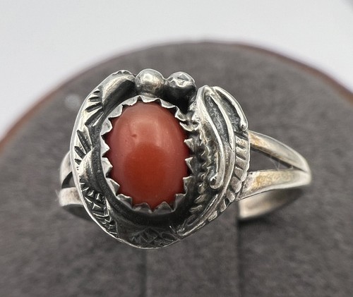Vintage Southwestern Unmarked Silver Red Coral Floral Ring Size 6.25 - Picture 8 of 9