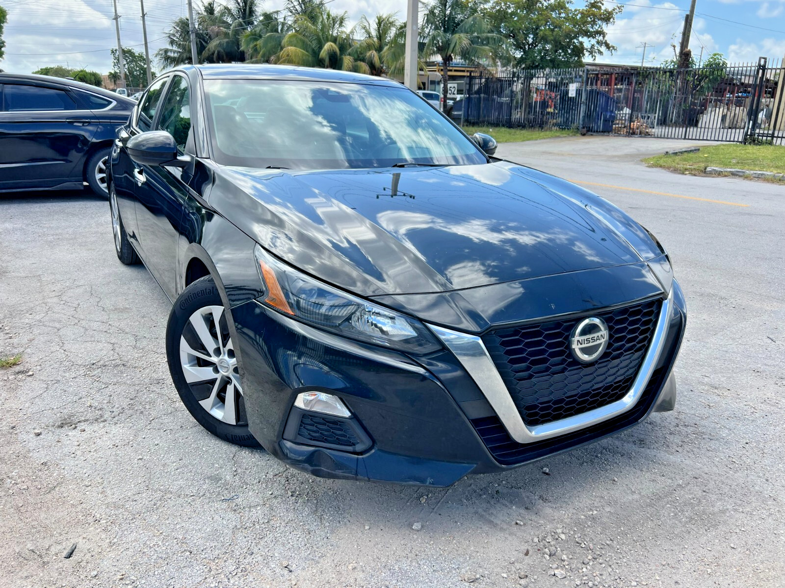Nissan Altima - Image 1