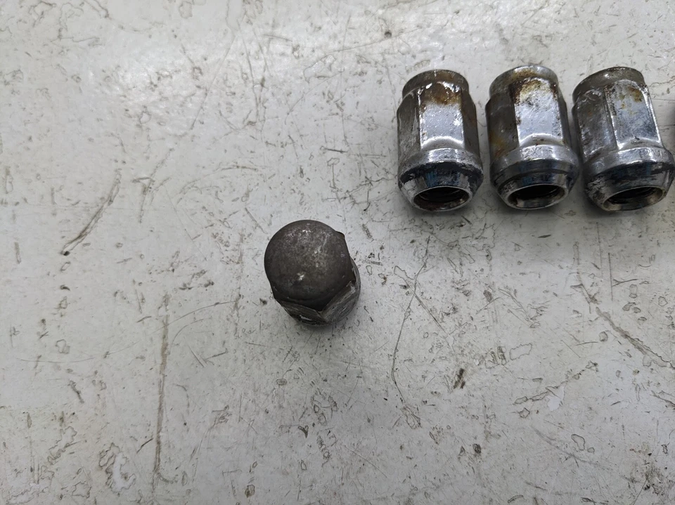 JEEP PATRIOT 2.0 CRD 2008 WHEEL NUTS BOLTS 5x - Image 2 of 4