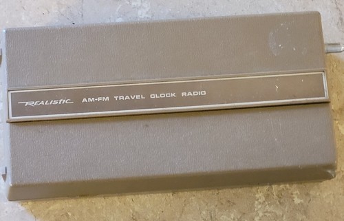 Realistic Radio Shack AM-FM Travel Alarm Clock Radio Tested Works Vintage 12-605 - Picture 5 of 8