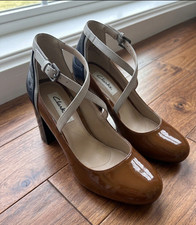 Clarks Women s Brown Leather Pump Ankle Strap Buckle Round Toe Block Heel 7M