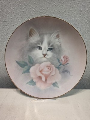 Bob Harrison ''Blushing Beauties'' 1988 Hamilton Collection Collector's Plate